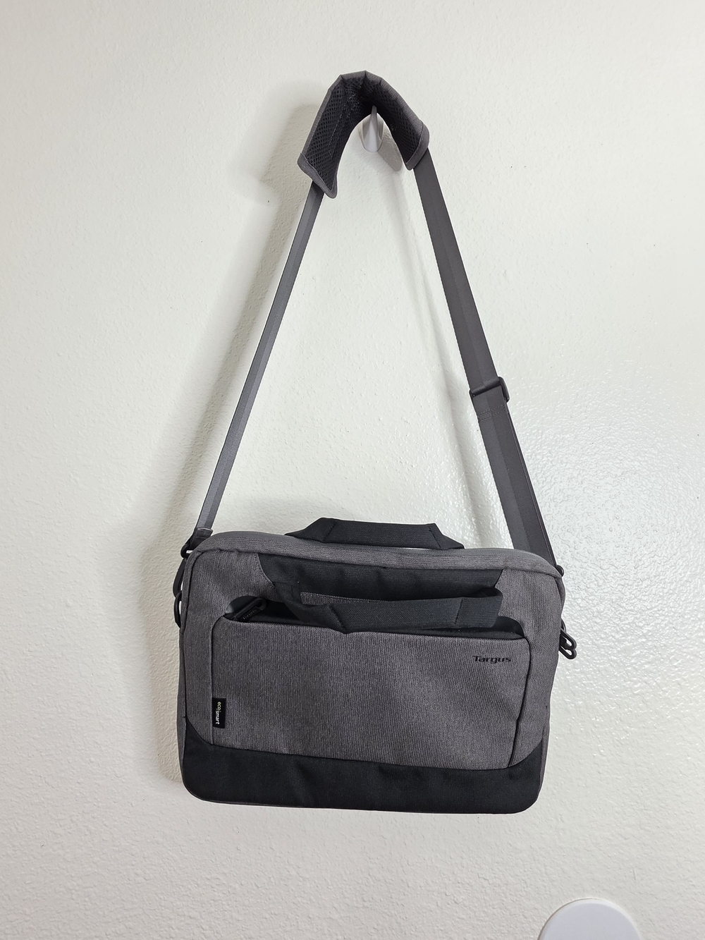 Targus Cypress EcoSmart 15" Laptop Bag Briefcase Slipcase Grey Excellent